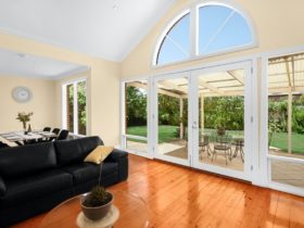 Adelaide Style Accommodation-City and Beach Luxury Home