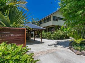 Blue Bliss - Byron Bay - Front of The House
