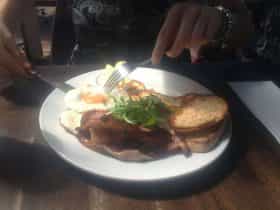 Byronian Café