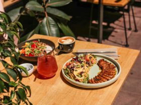 Brunch date in the sun