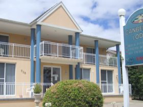 Canberran Lodge exterior