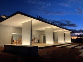 Front of the Eromanga Natural History Museum