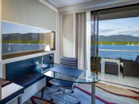 King Corner Room