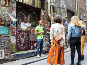 melbourne free walking tour exploring the hiddens street art