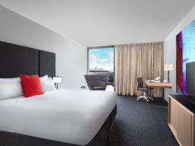 Mantra South Bank - Studio Apartment