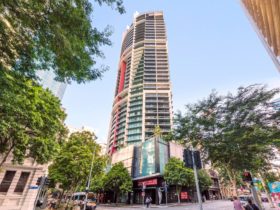 Oaks Brisbane on Felix Suites