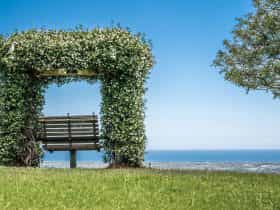 Pacific Ridge - Byron Bay - Archway and View