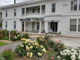 Princes Lodge Motel