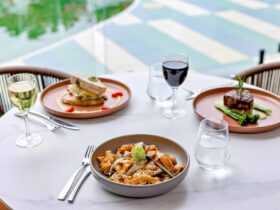 Outdoor dining at The Stanley Cairns
