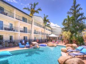 Cairns Queenslander Hotel & Apartments