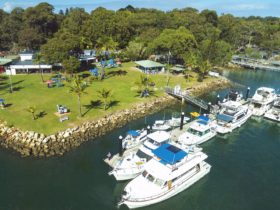 Little Ship Club | Waterfront Dining | Garden Bar | Dunwich, North Stradbroke